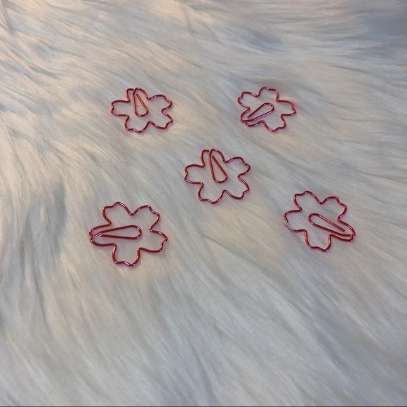 Sakura Cherry Blossom Pink Paper Clips (Set of 5) - Picture 3 of 3